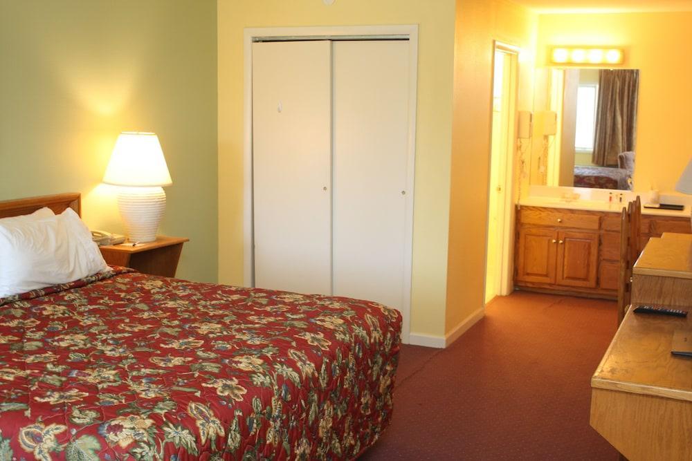 Red Roof Inn Staunton Esterno foto